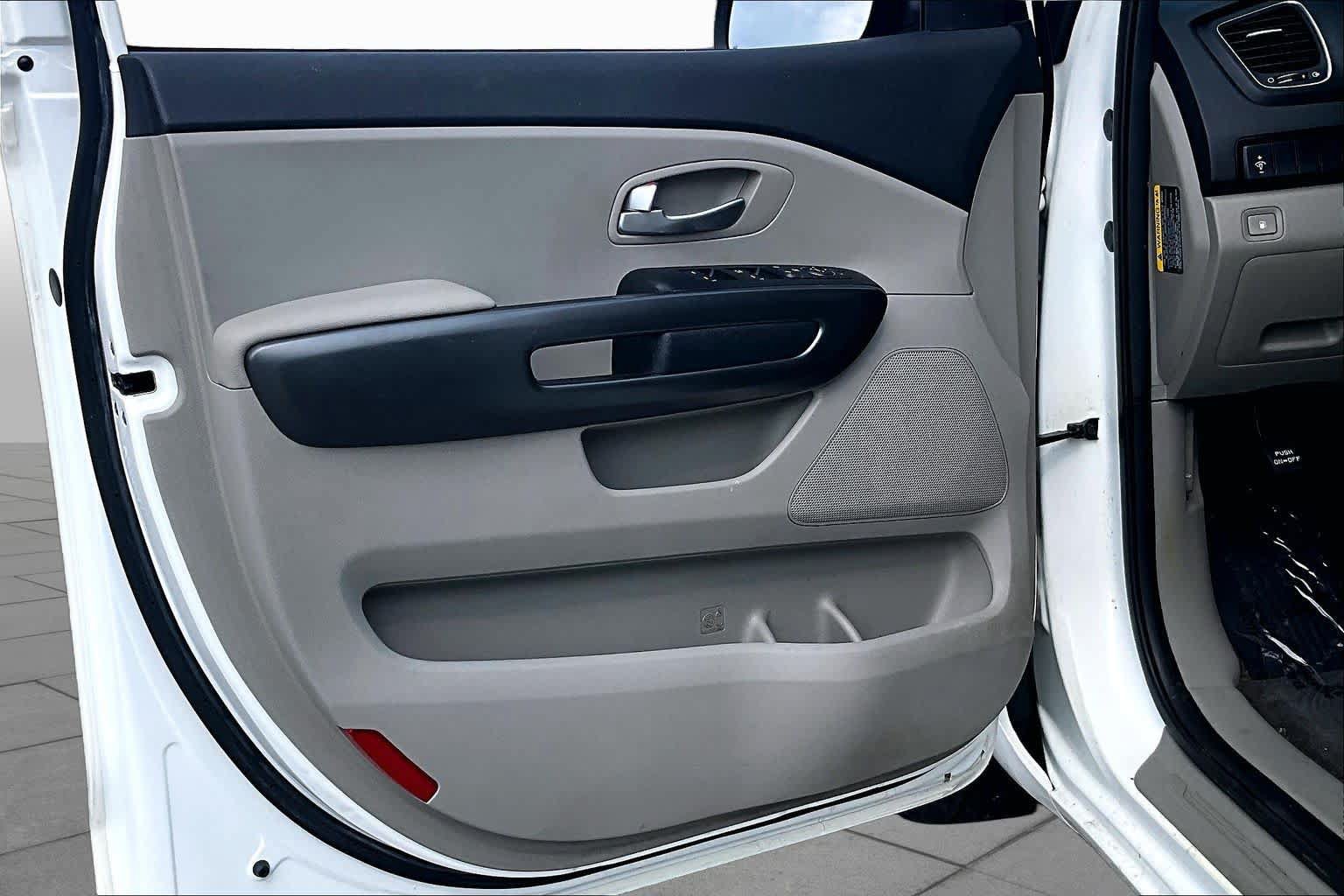 Used 2021 Kia Sedona LX FWD image 21
