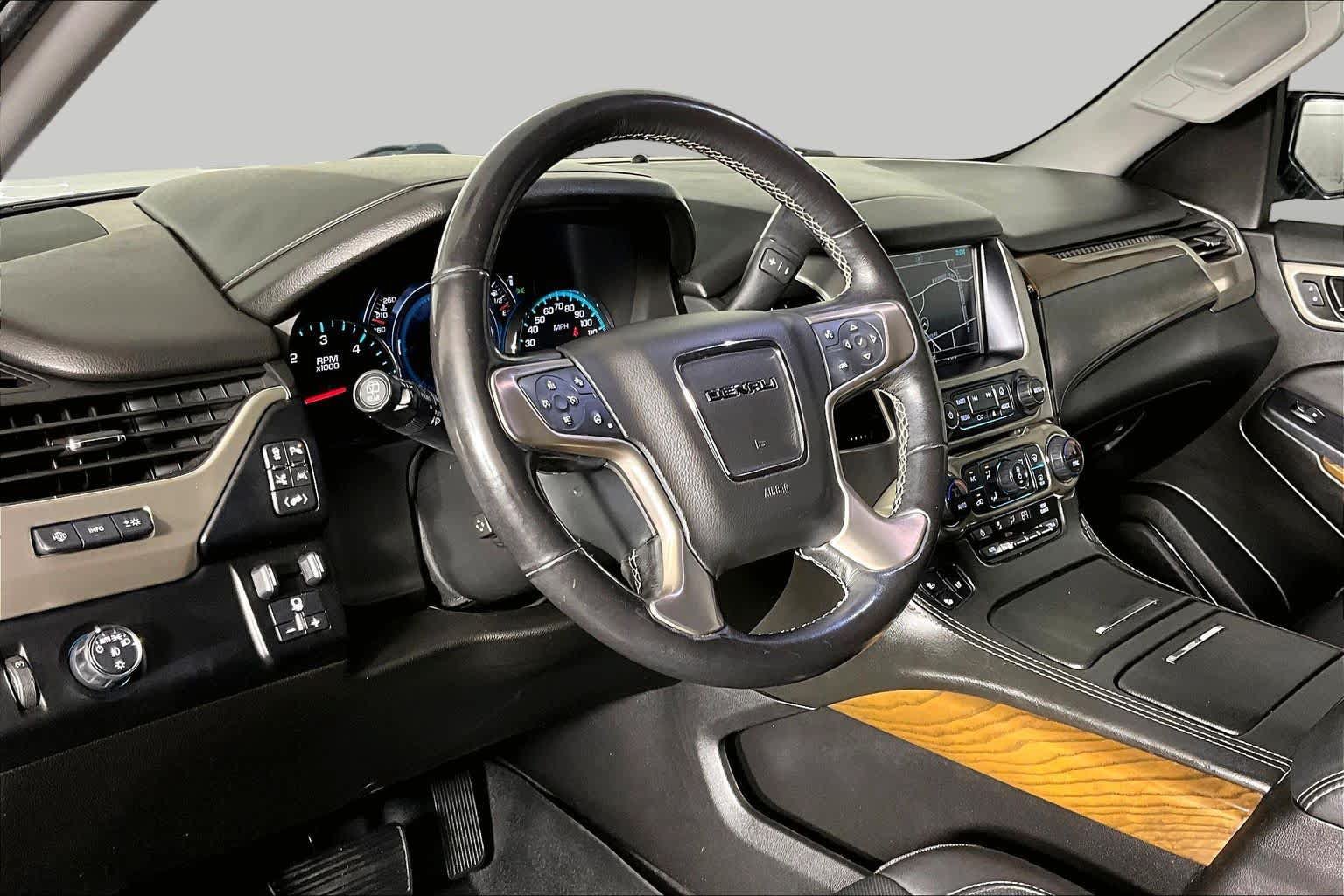 Used 2019 GMC Yukon Denali w/ Denali Ultimate Package RWD image 17