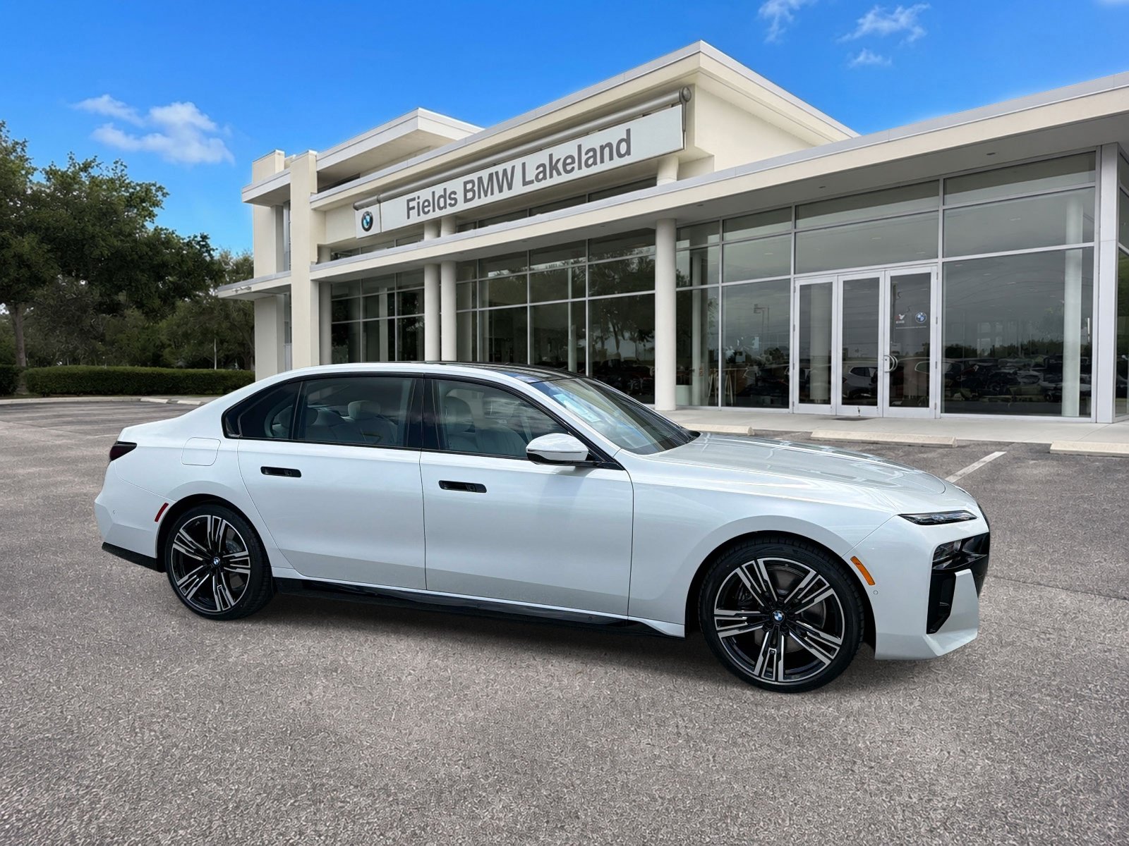 New 2026 BMW 750e xDrive w/ Executive Package