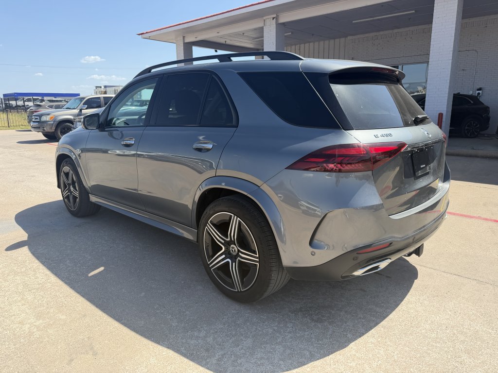 Used 2024 Mercedes-Benz GLE 450 4MATIC w/ AMG Line Exterior image 2