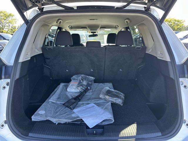 Used 2024 Nissan Rogue SV FWD image 13