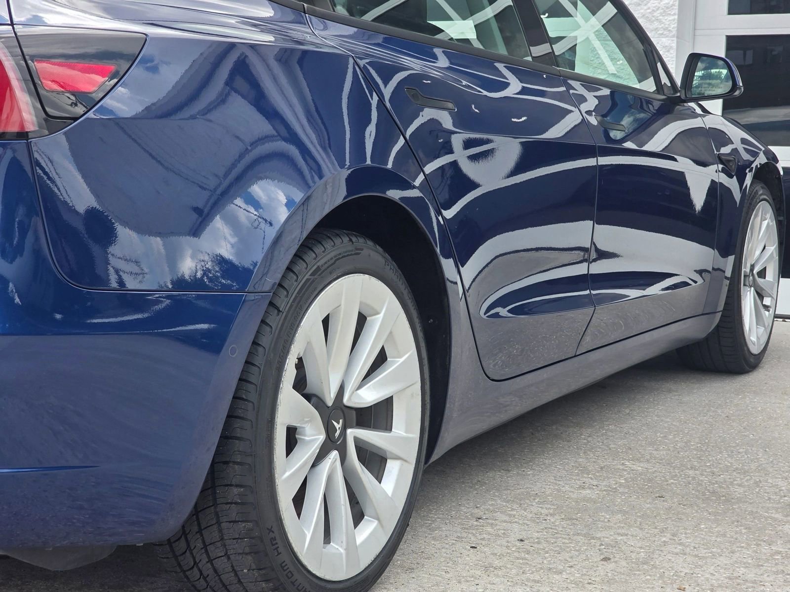 Used 2022 Tesla Model 3 Long Range AWD/4WD image 39