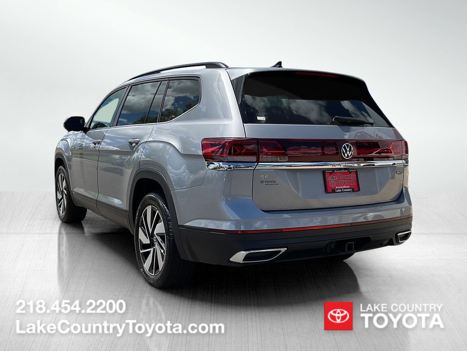Used 2026 Volkswagen Atlas SE AWD/4WD image 3