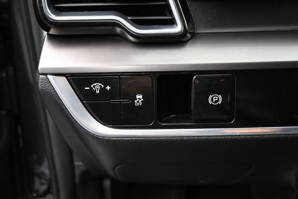 Used 2024 Kia Sportage EX FWD image 16