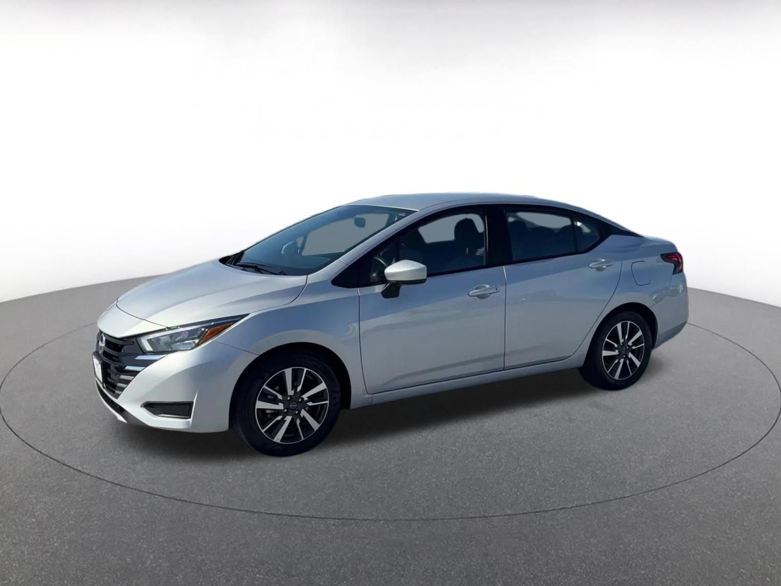 Used 2025 Nissan Versa SV FWD image 8