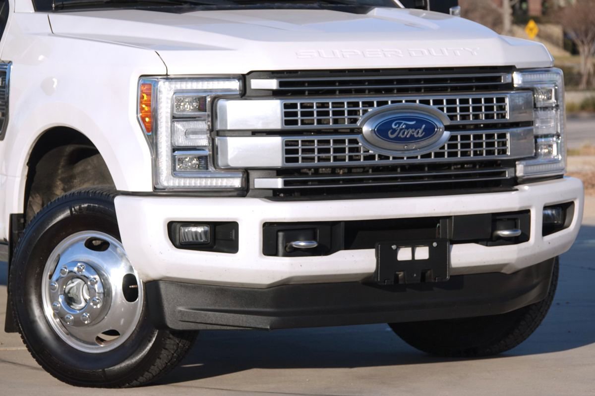 Used 2019 Ford F350 Platinum w/ Platinum Ultimate Package image 2