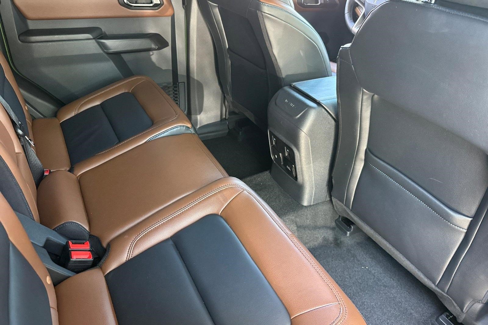 Used 2024 Ford Bronco Outer Banks AWD/4WD image 30