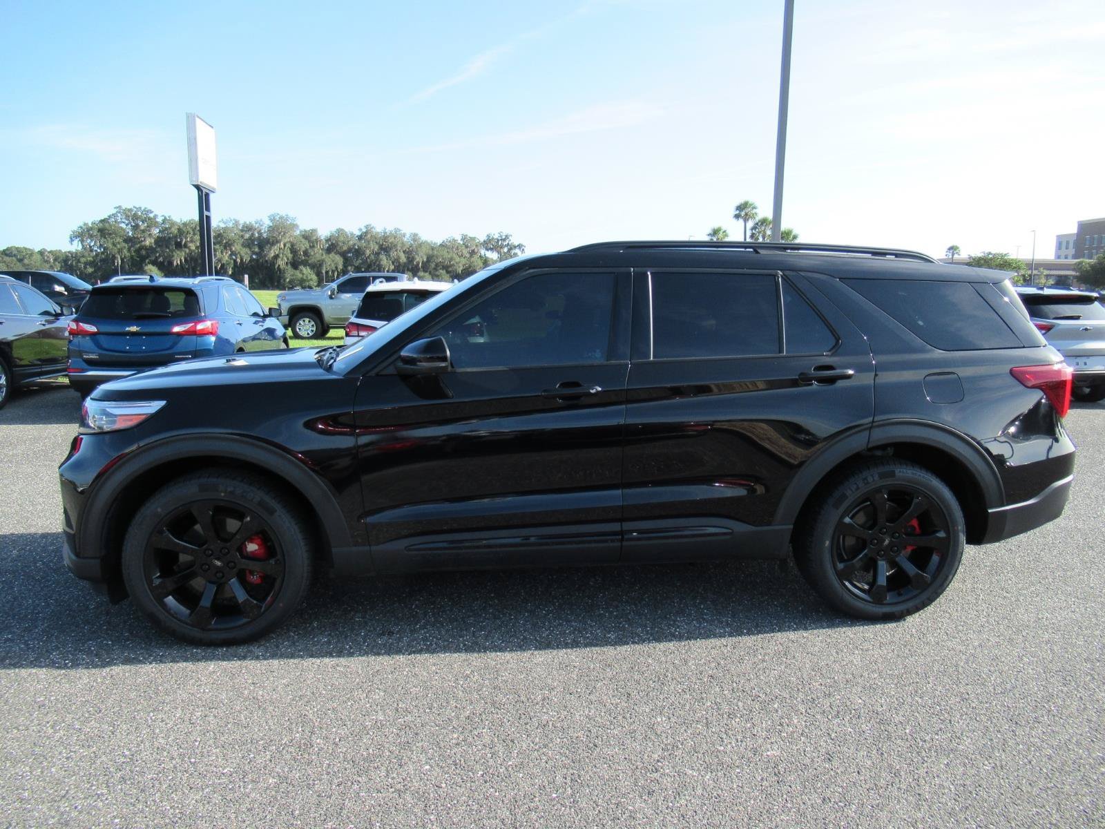 Used 2022 Ford Explorer ST w/ Equipment Group 401A AWD/4WD image 4