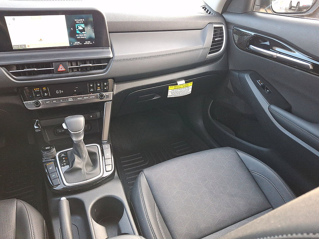 Used 2025 Kia Seltos EX AWD/4WD image 11