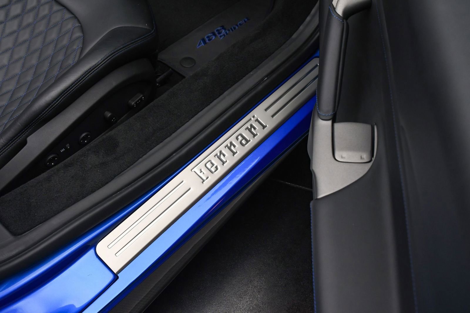 Used 2018 Ferrari 488 Spider Blu Corsa image 51