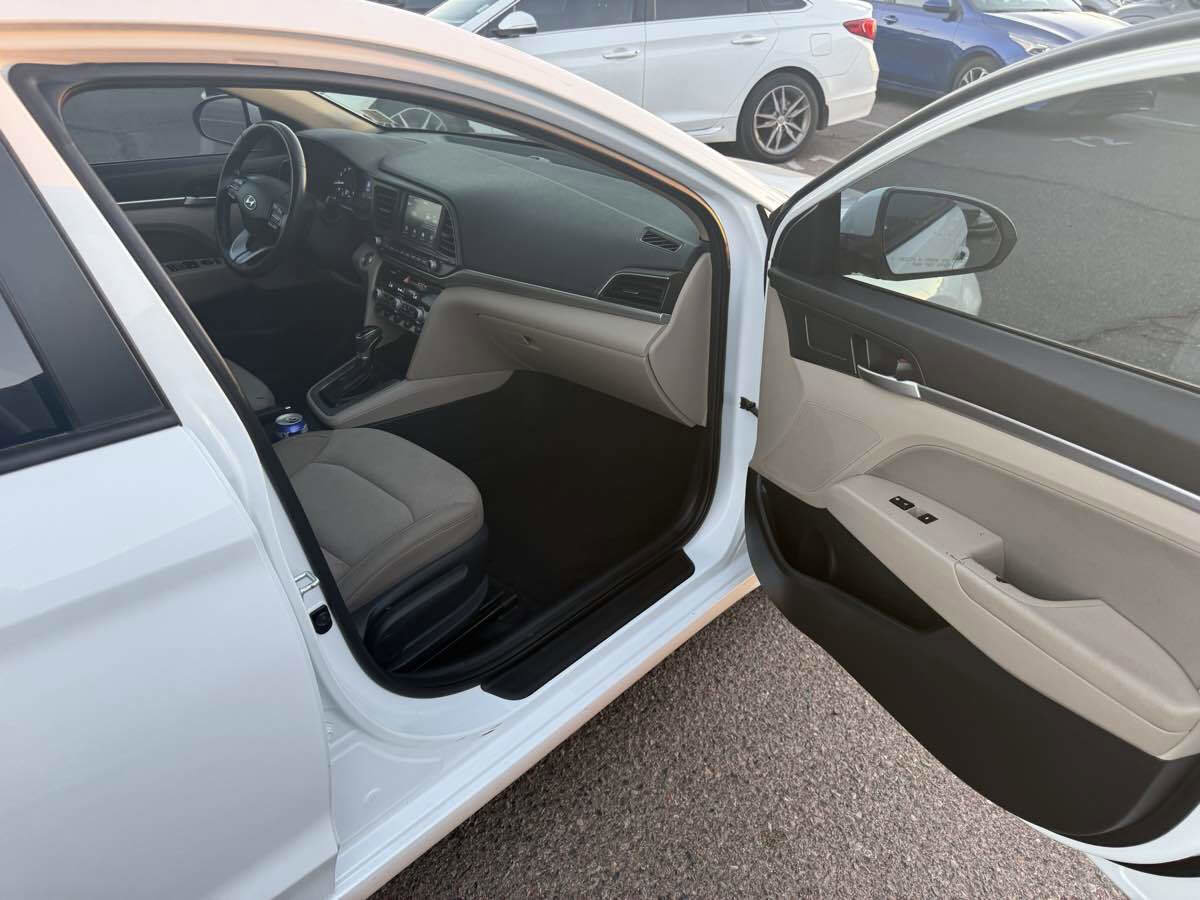 Used 2020 Hyundai Elantra ECO image 12