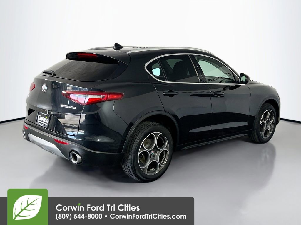 Used 2018 Alfa Romeo Stelvio Ti AWD/4WD image 16