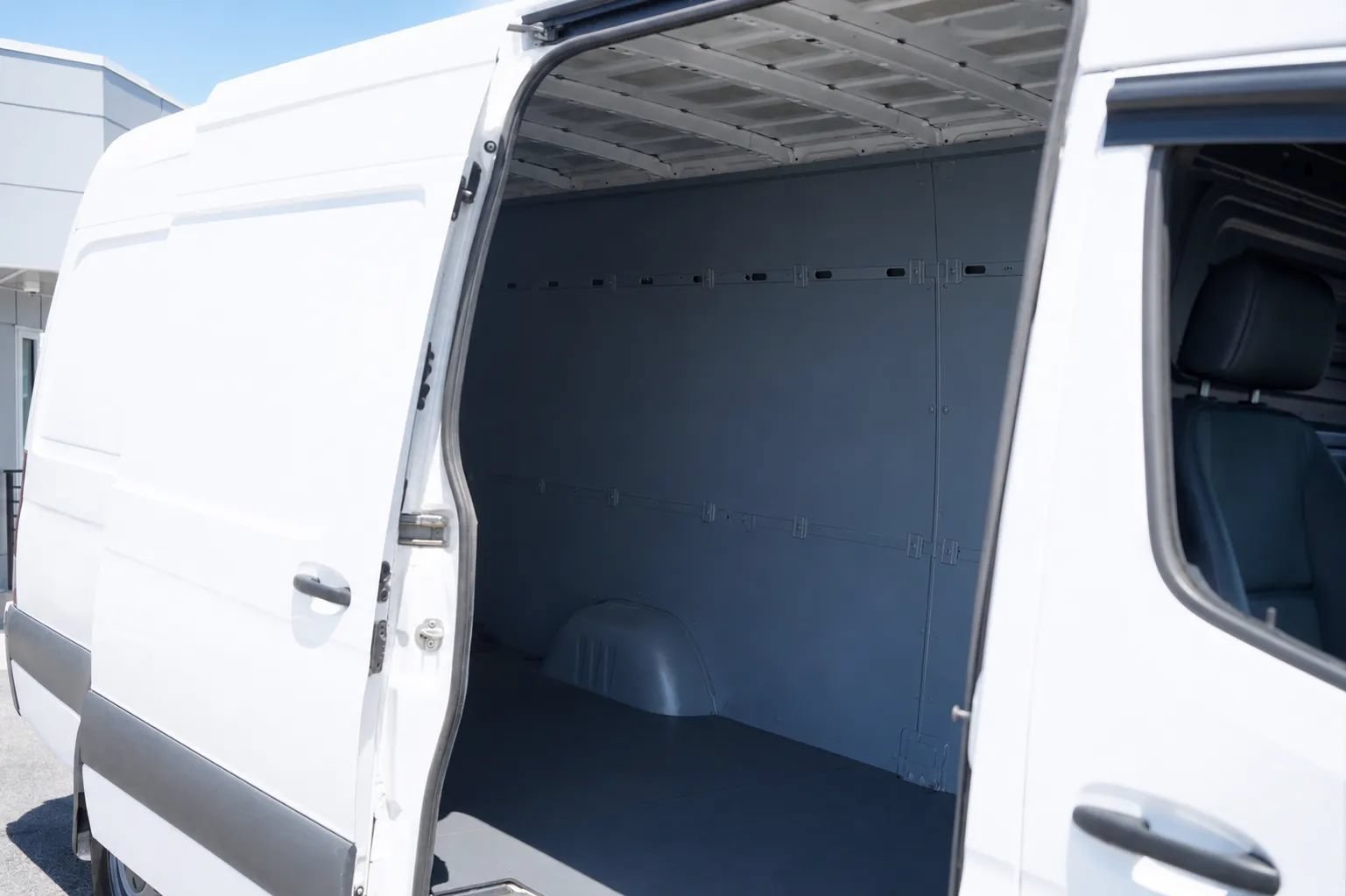 Used 2022 Mercedes-Benz Sprinter 2500 image 11
