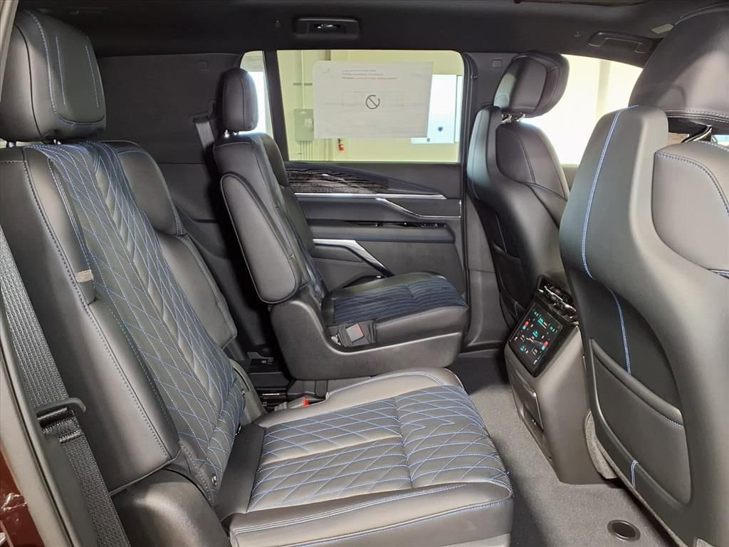 New 2026 Cadillac Escalade IQL Luxury image 7