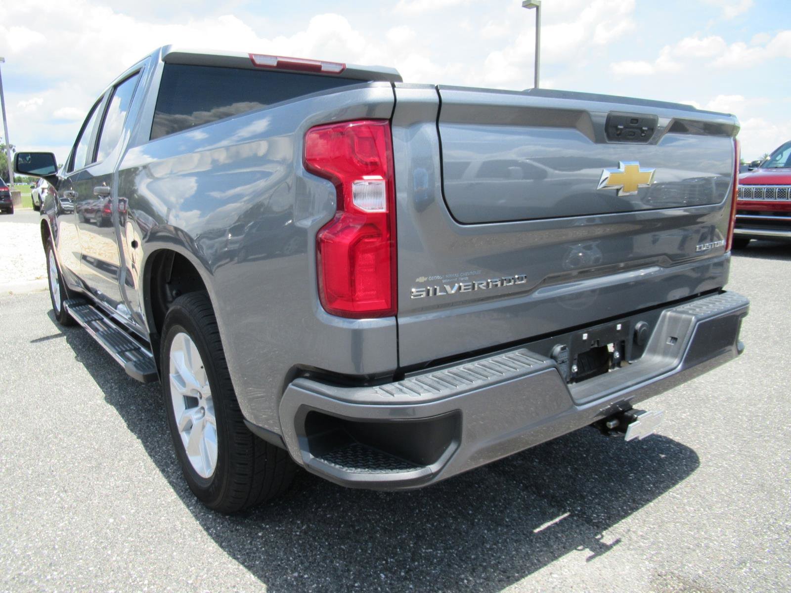 Used 2022 Chevrolet Silverado 1500 Custom w/ Safety Confidence Package RWD image 5