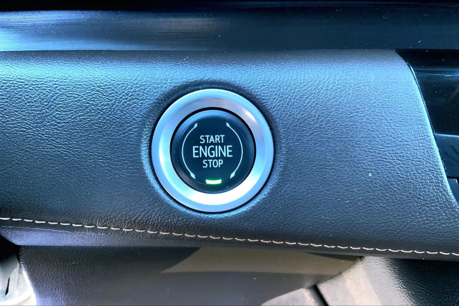 Used 2022 Cadillac Escalade Sport w/ Touring Package AWD/4WD image 32