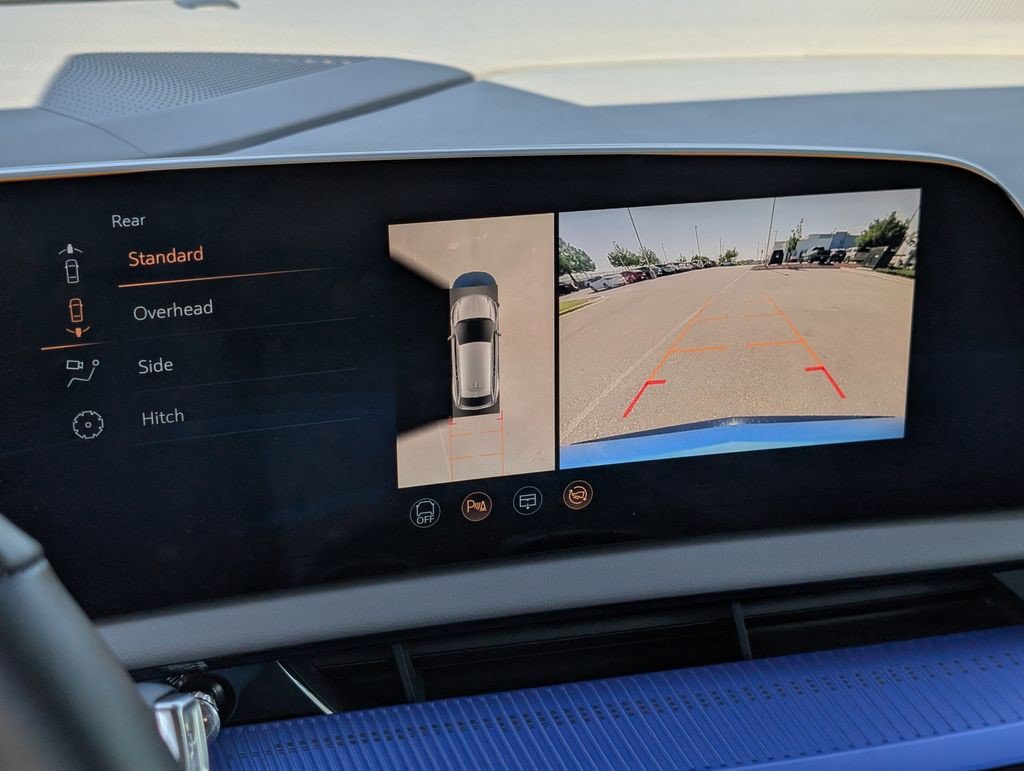 Certified 2025 Cadillac Optiq Luxury 2 AWD/4WD image 26