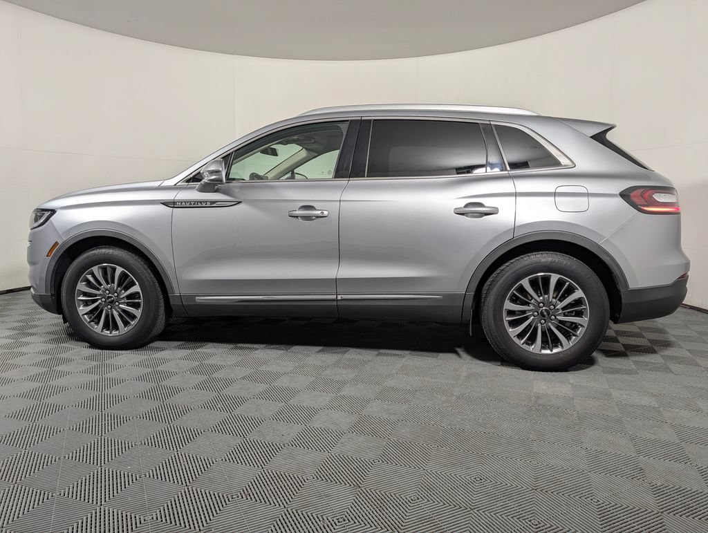 Used 2021 Lincoln Nautilus FWD w/ Equipment Group 101A image 5