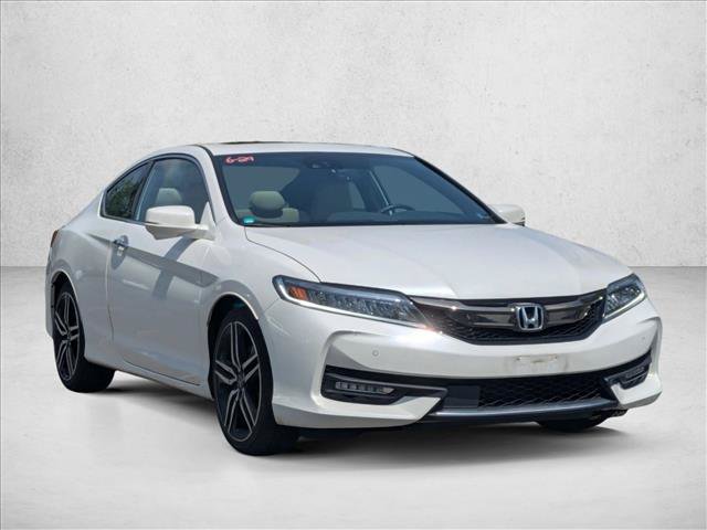 Used 2017 Honda Accord Touring image 3