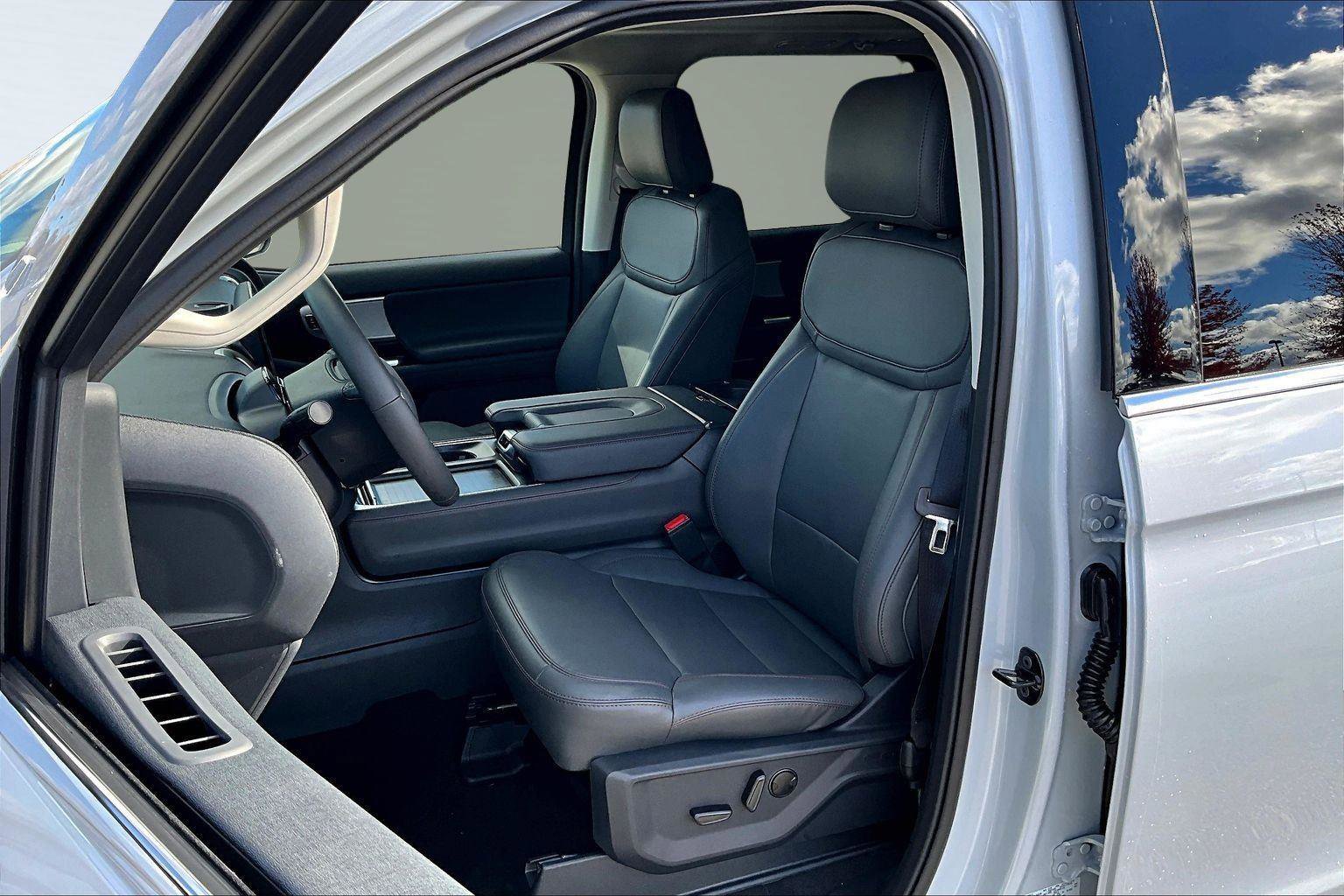 New 2025 Ford Expedition Max Active image 14