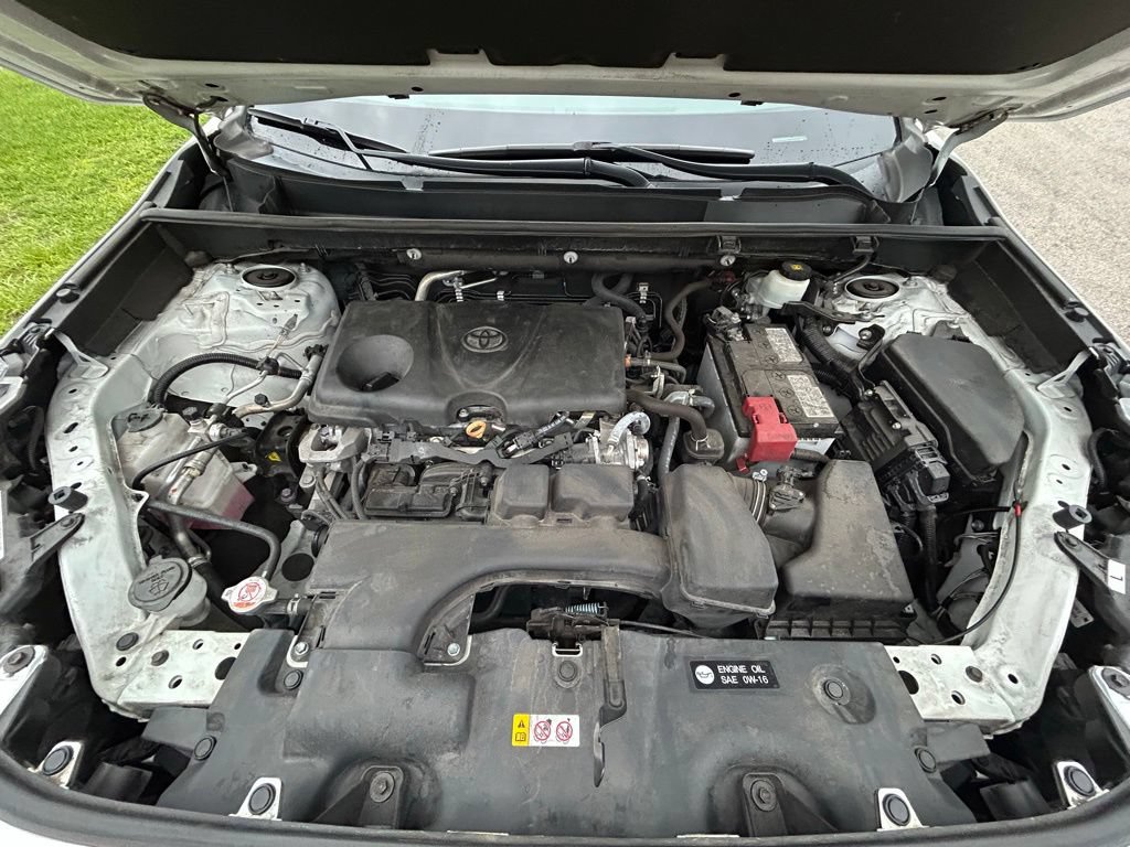 Used 2022 Toyota RAV4 XLE FWD image 12