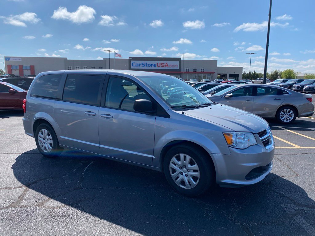 Used 2018 Dodge Grand Caravan SE w/ UConnect Hands-Free Group