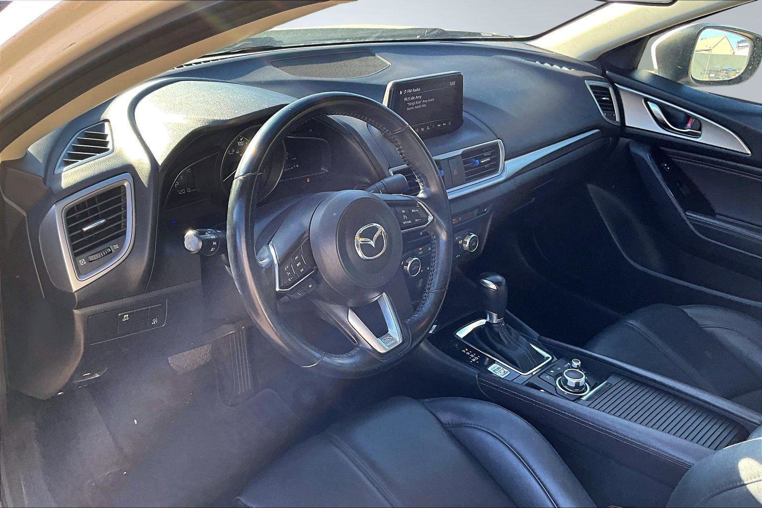 Used 2018 MAZDA MAZDA3 Touring image 7