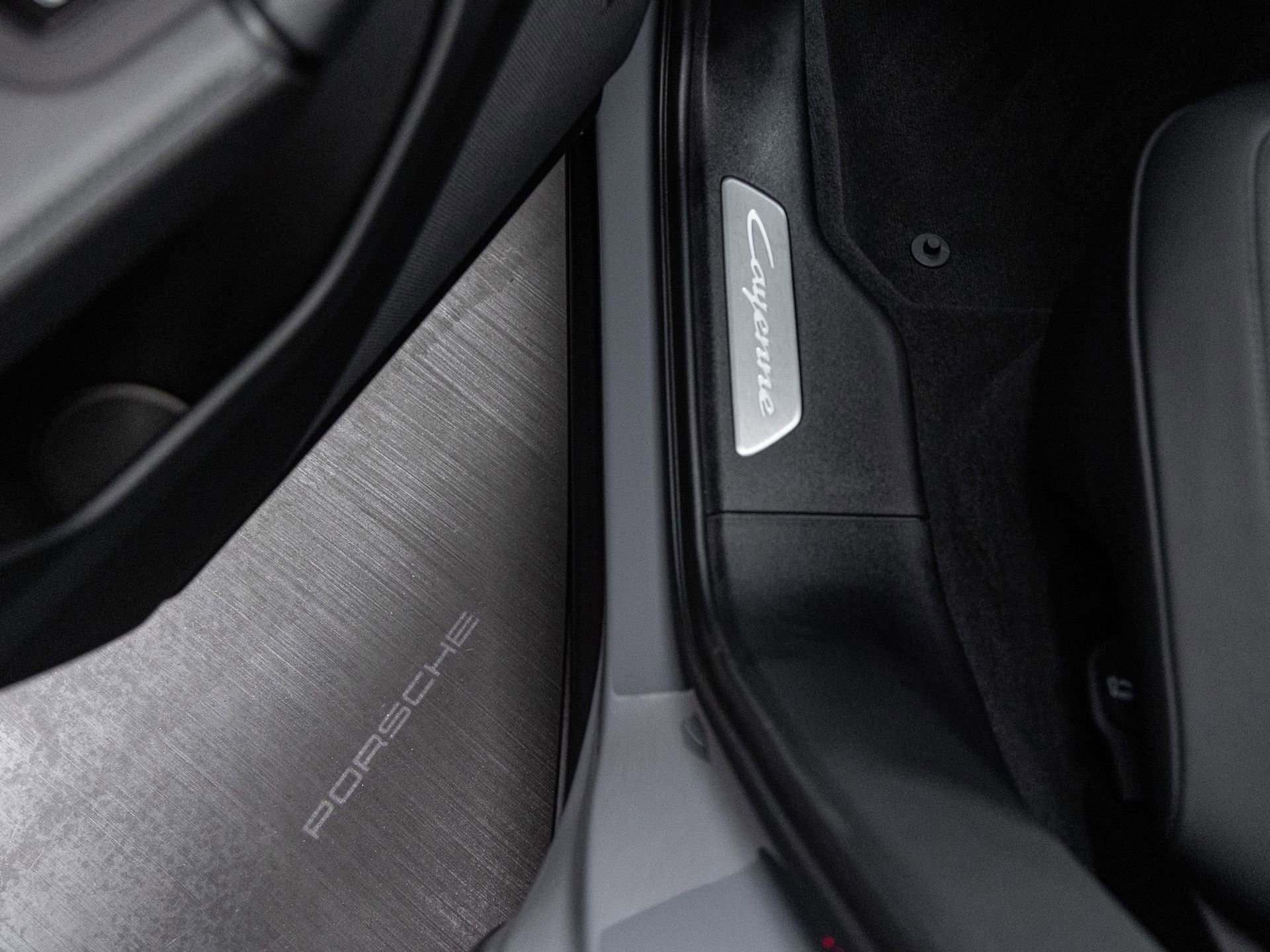 New 2026 Porsche Cayenne E-Hybrid Coupe image 25