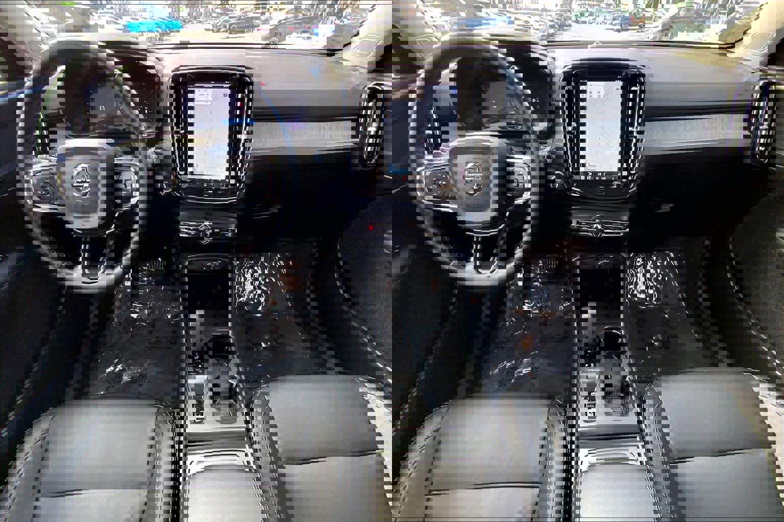 Used 2025 Volvo XC40 B5 Core w/ Protection Package Premier image 15