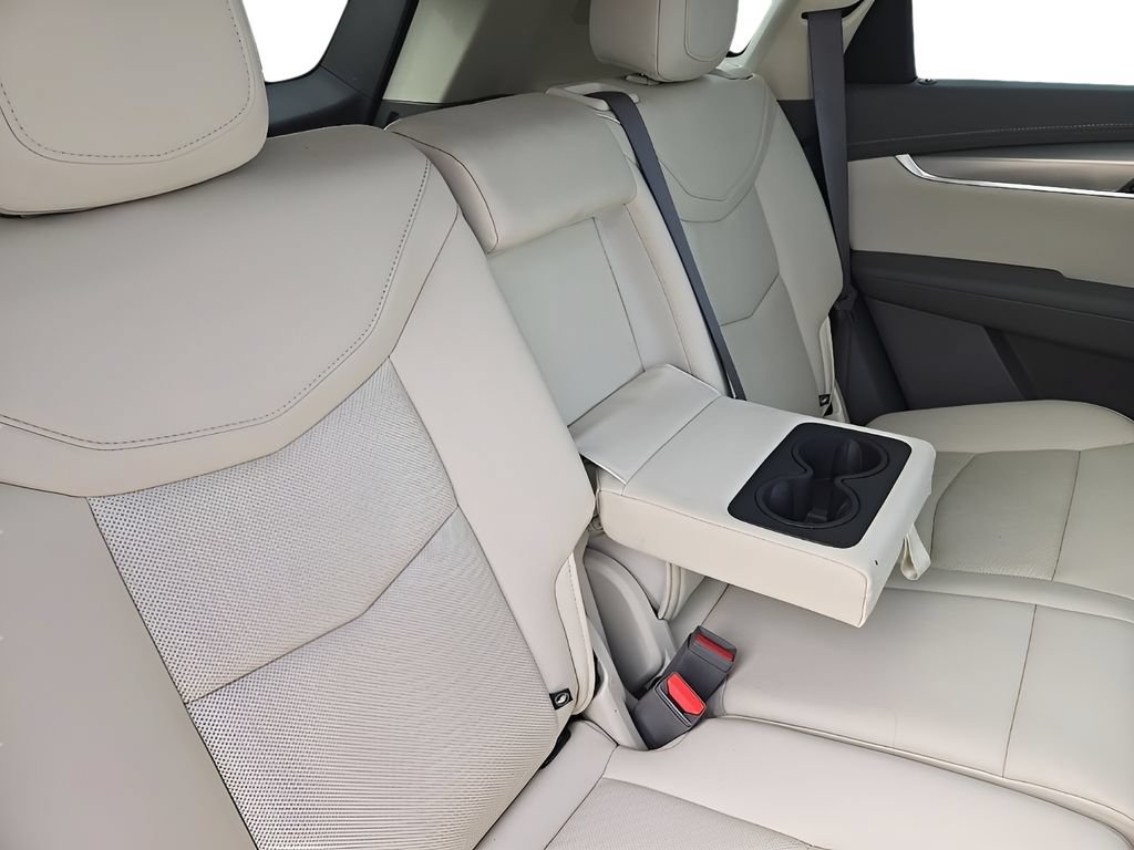 Used 2022 Cadillac XT5 Premium Luxury w/ Technology Package AWD/4WD image 30