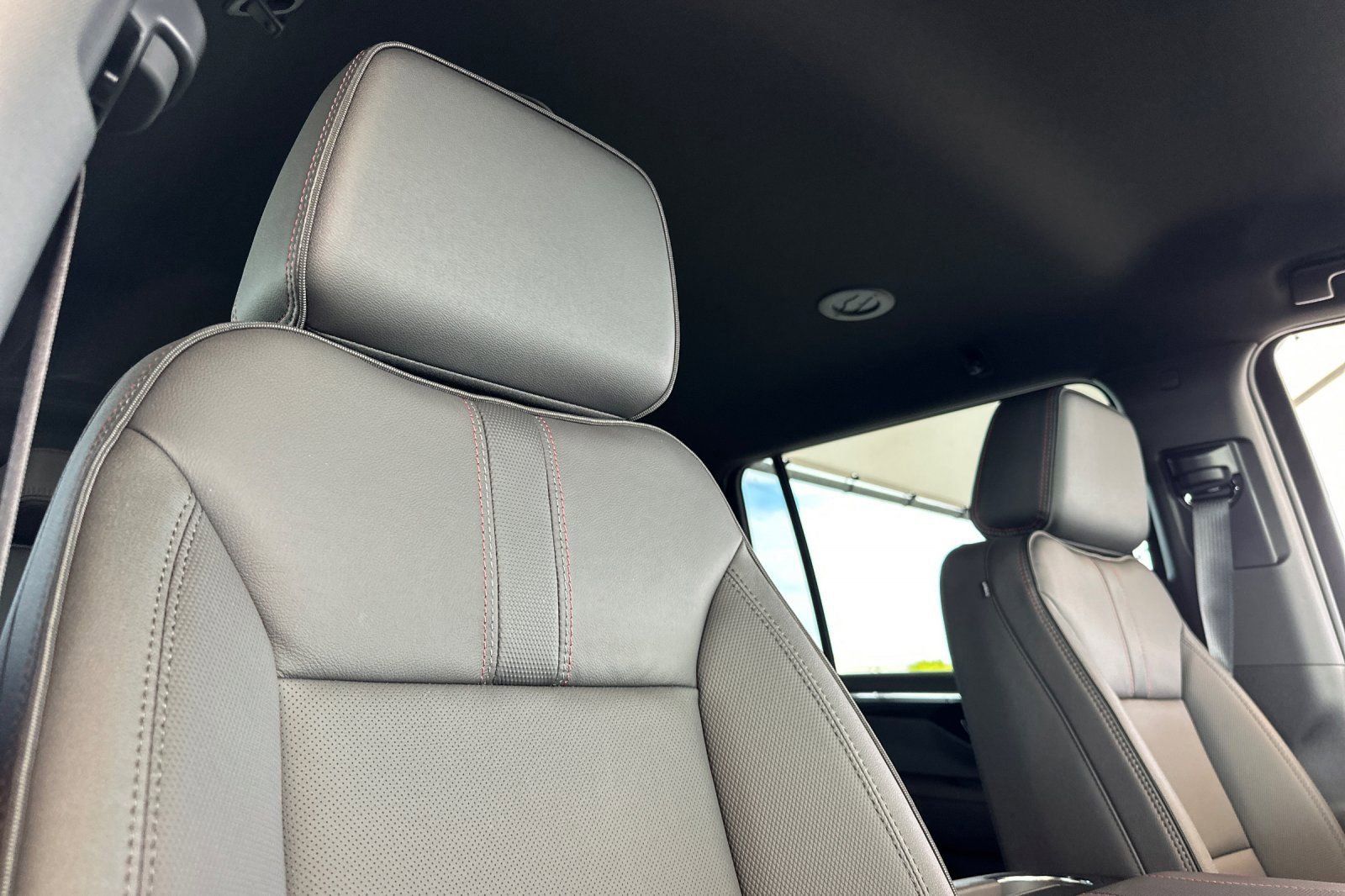 New 2026 Chevrolet Suburban RST image 20