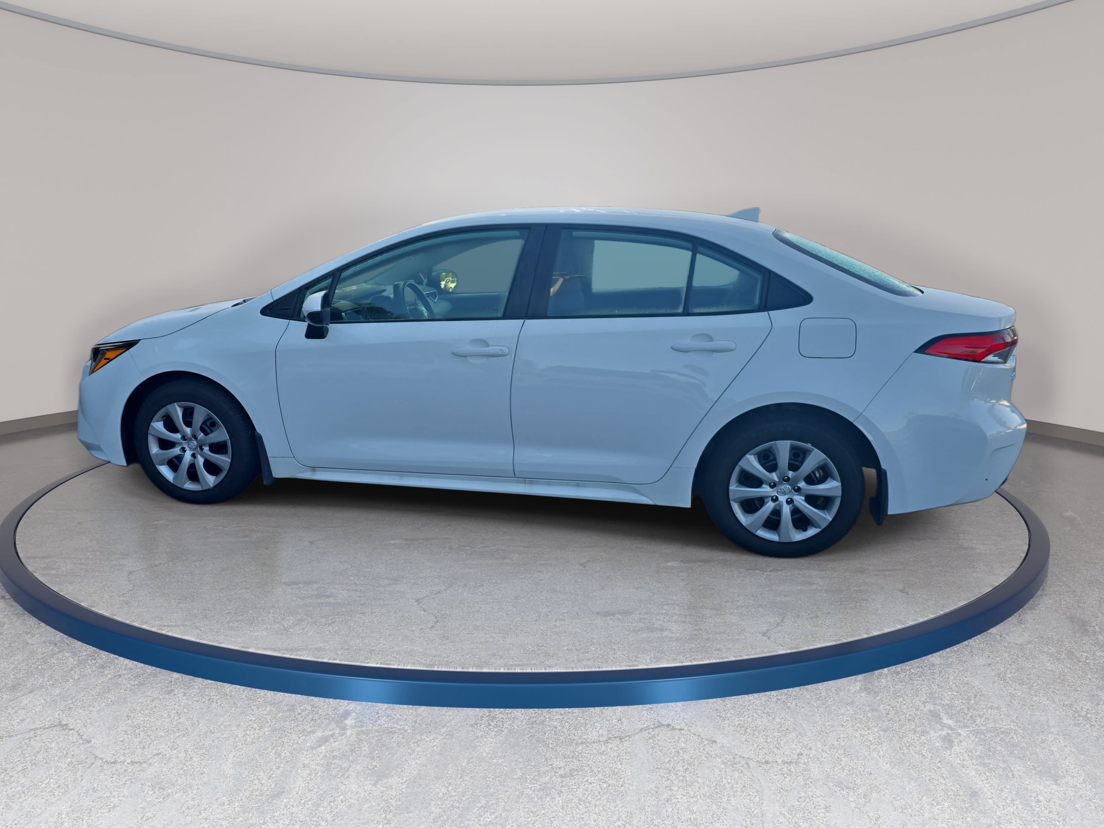 Used 2026 Toyota Corolla LE FWD image 8