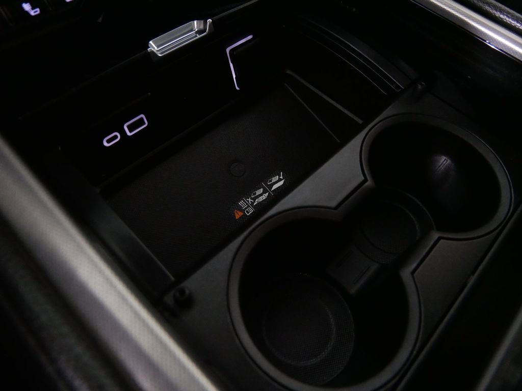 Used 2023 GMC Yukon XL Denali image 31