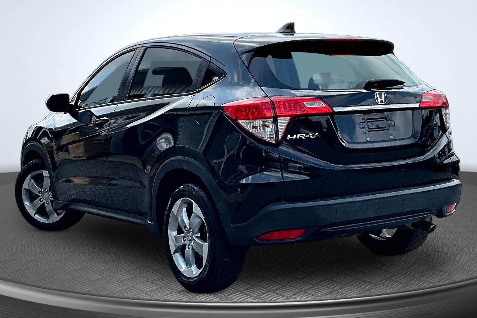 Used 2020 Honda HR-V LX image 3