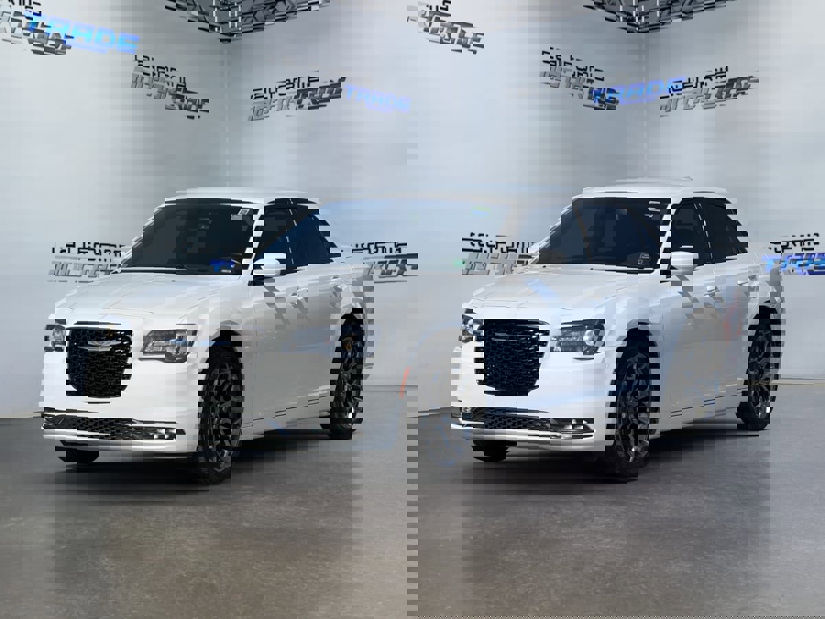 Used 2018 Chrysler 300 S image 9