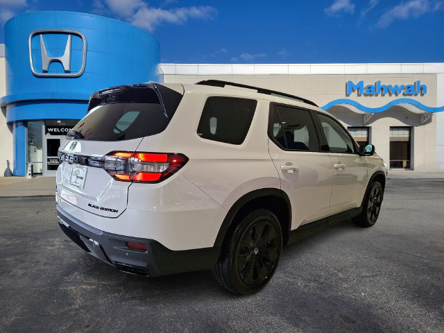 New 2026 Honda Pilot Black Edition image 3