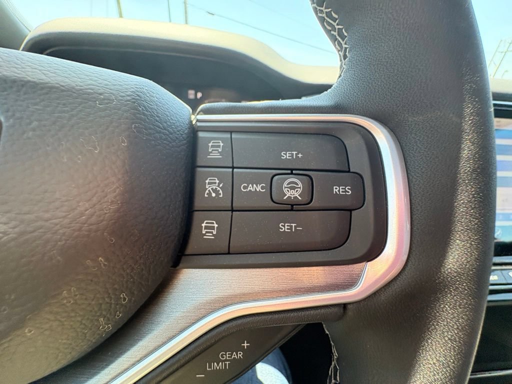 New 2026 Jeep Grand Wagoneer L Limited AWD/4WD image 25