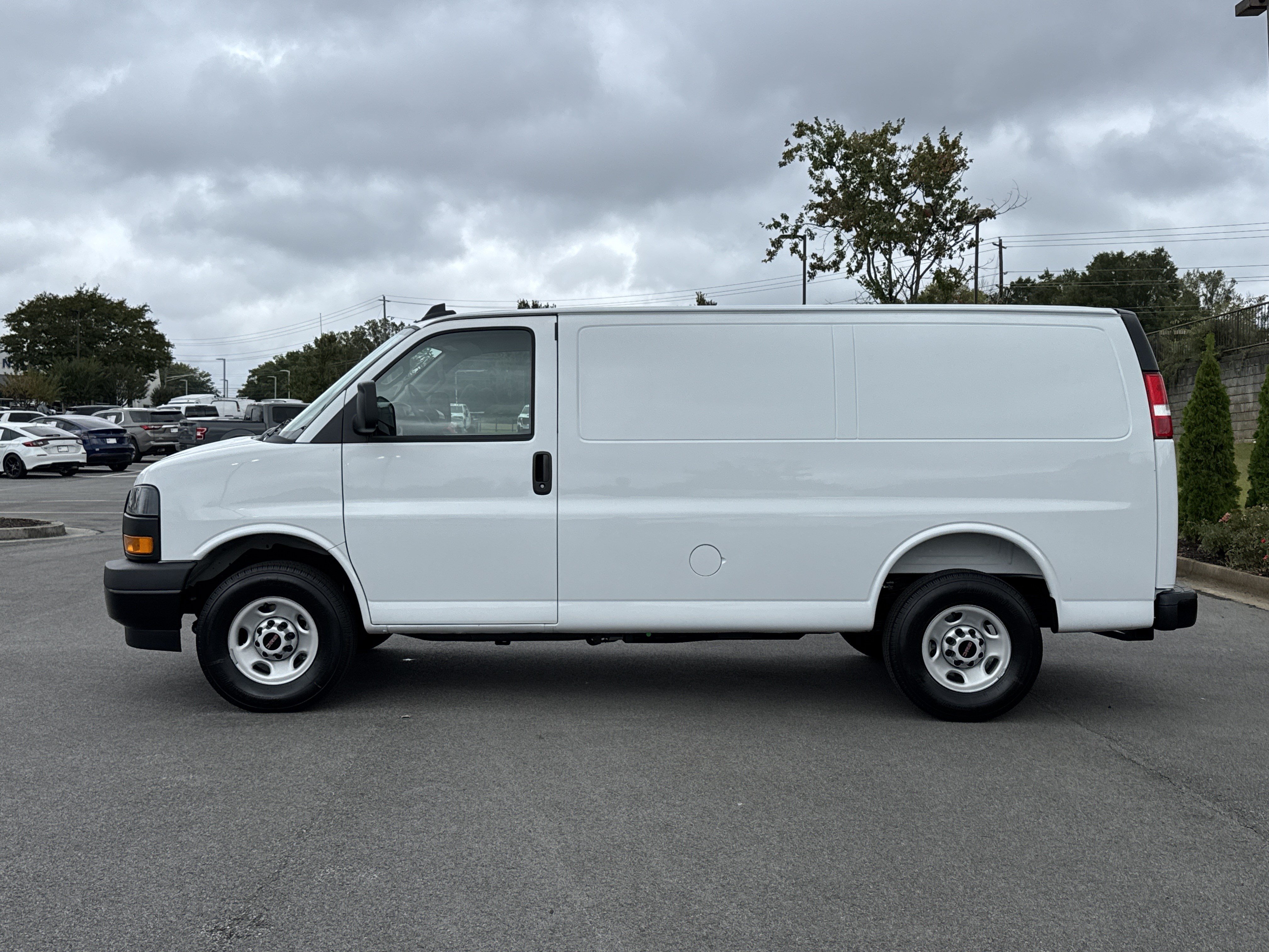 New 2025 GMC Savana 2500 w/ Driver Convenience Package RWD image 7