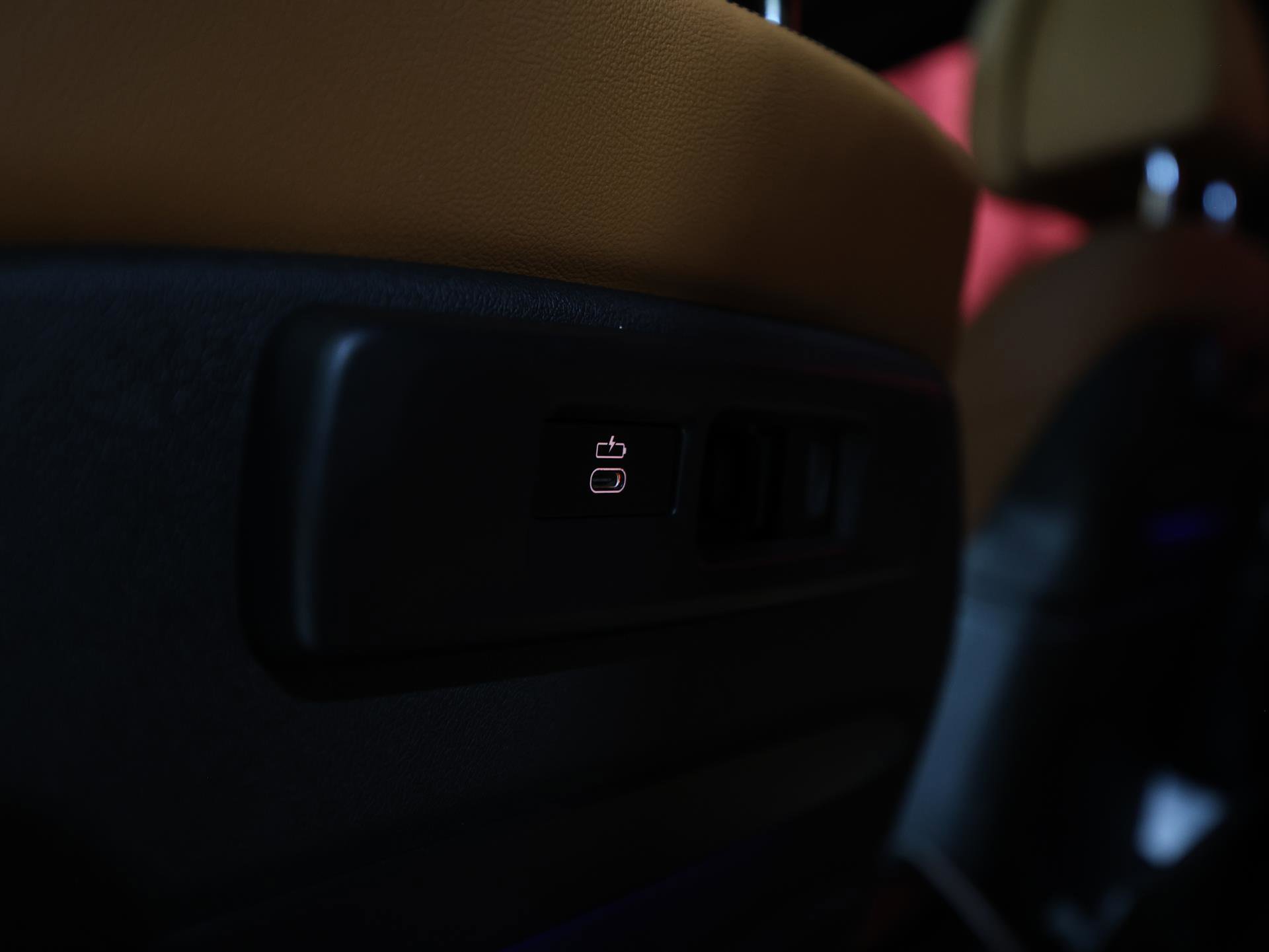 Used 2019 BMW X5 xDrive50i w/ Luxury Seating Package AWD/4WD image 25