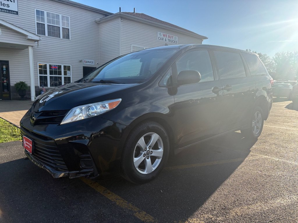 Used 2020 Toyota Sienna L FWD image 2