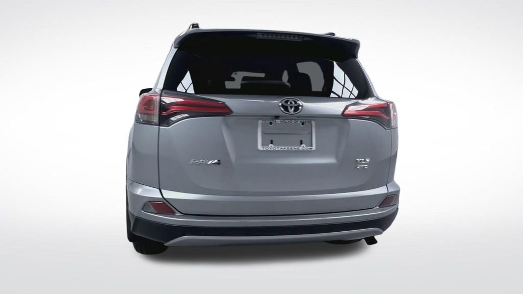 Used 2018 Toyota RAV4 XLE AWD/4WD image 7