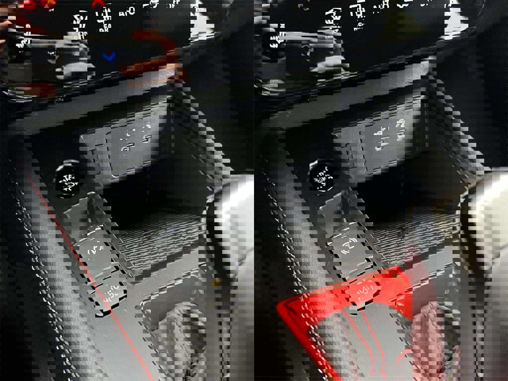 New 2026 Nissan Kicks SR w/ Cold Weather Package image 14