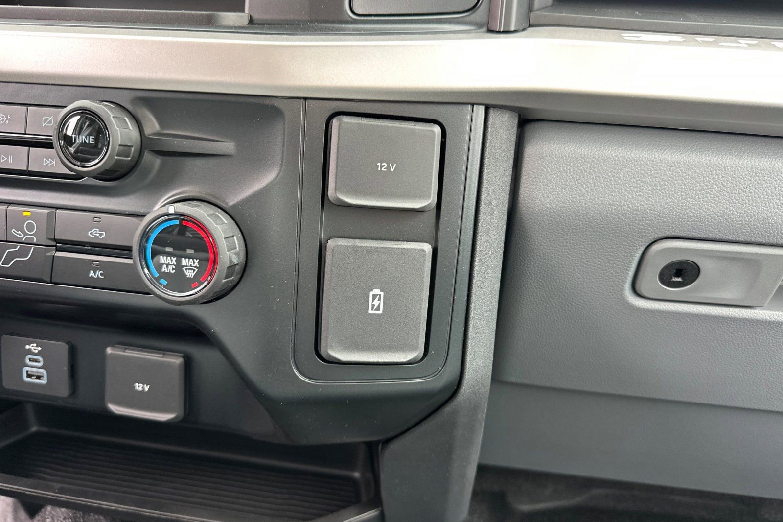 New 2024 Ford F550 2WD Regular Cab Super Duty image 21