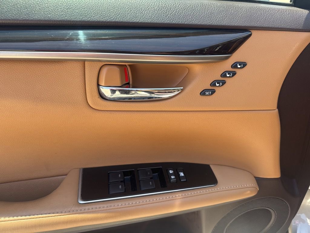 Used 2018 Lexus ES 350 w/ Premier Package FWD image 13