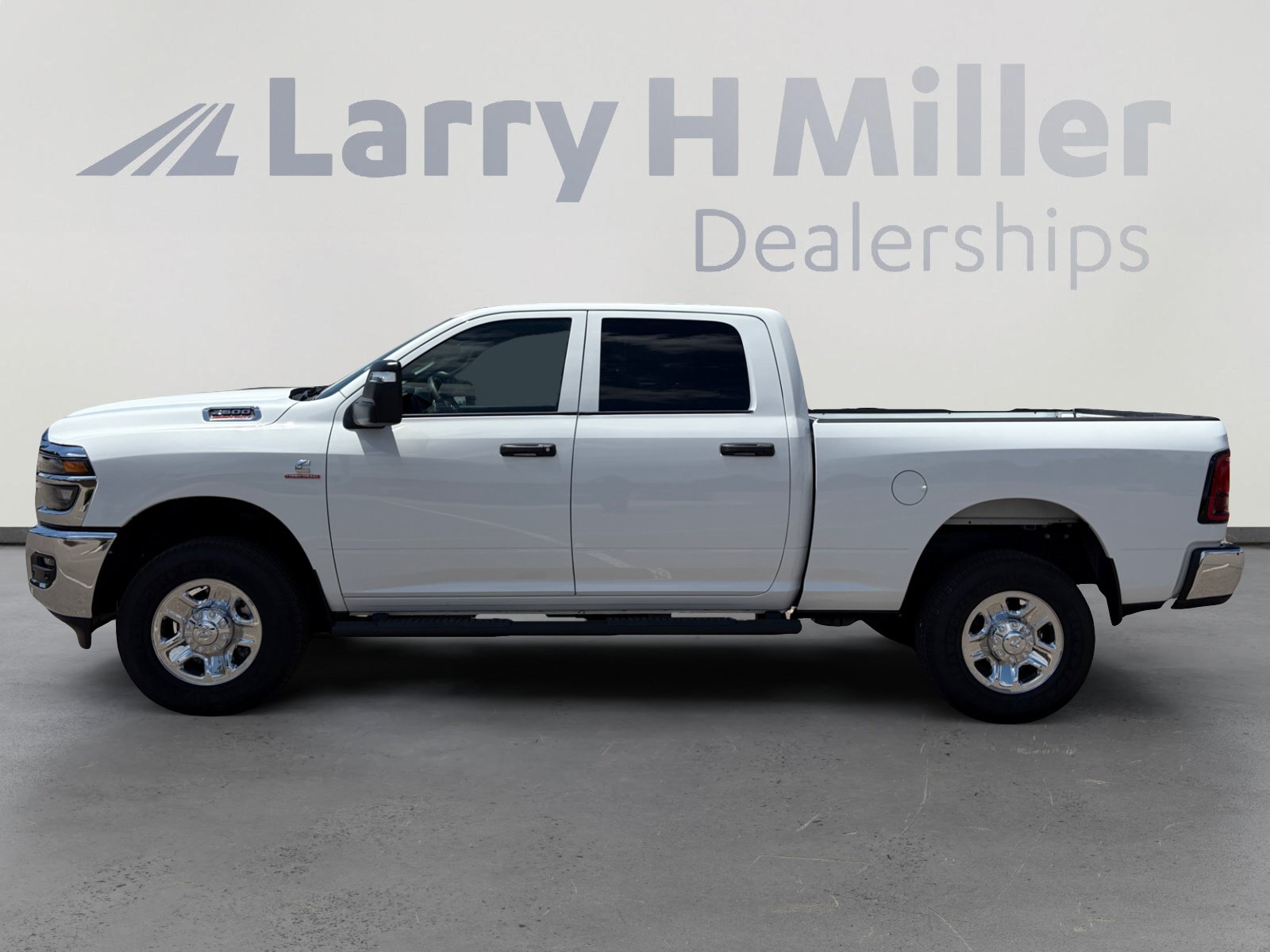 New 2026 RAM 2500 Tradesman AWD/4WD image 3