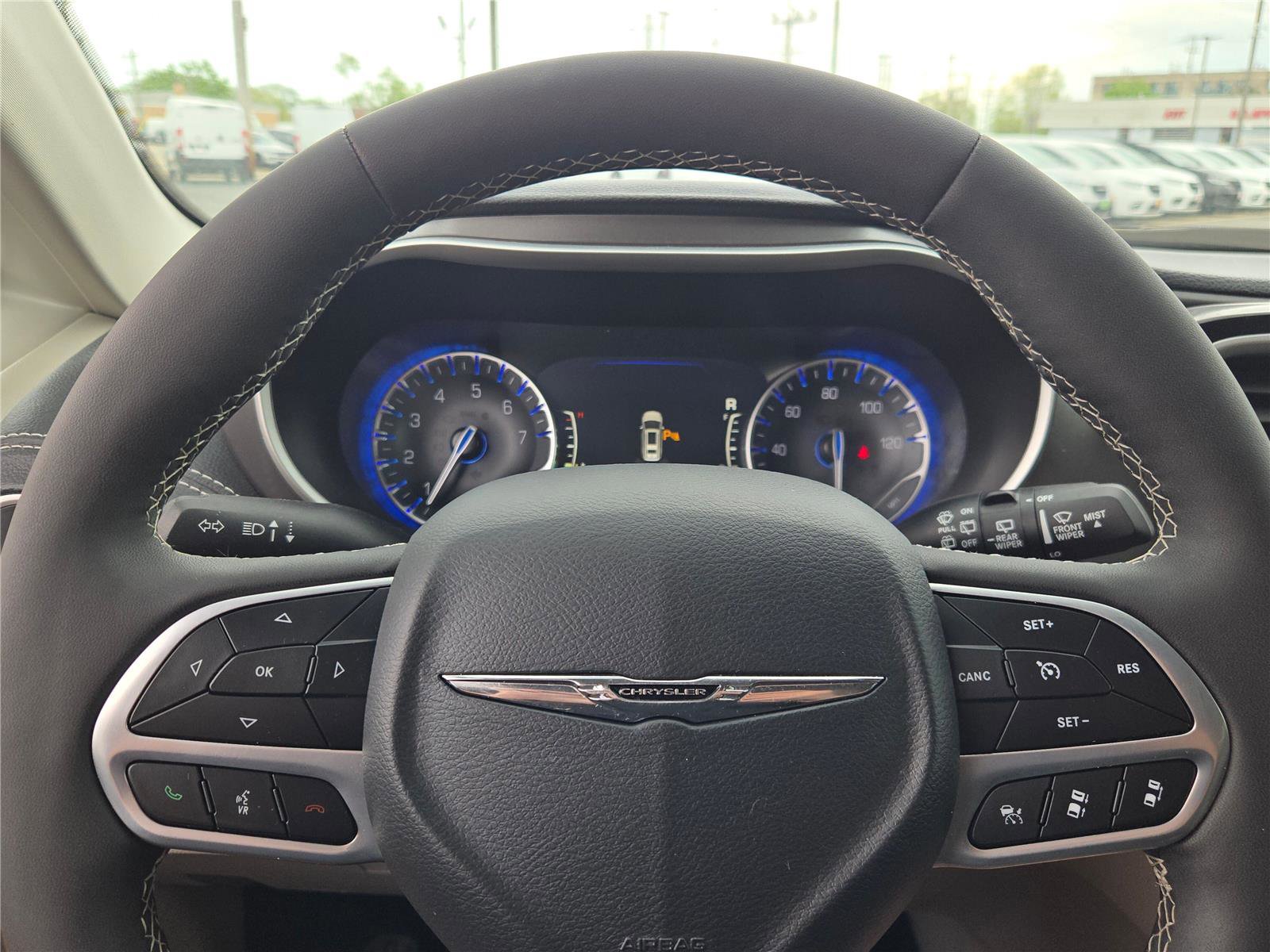 Used 2024 Chrysler Pacifica Touring-L AWD/4WD image 32