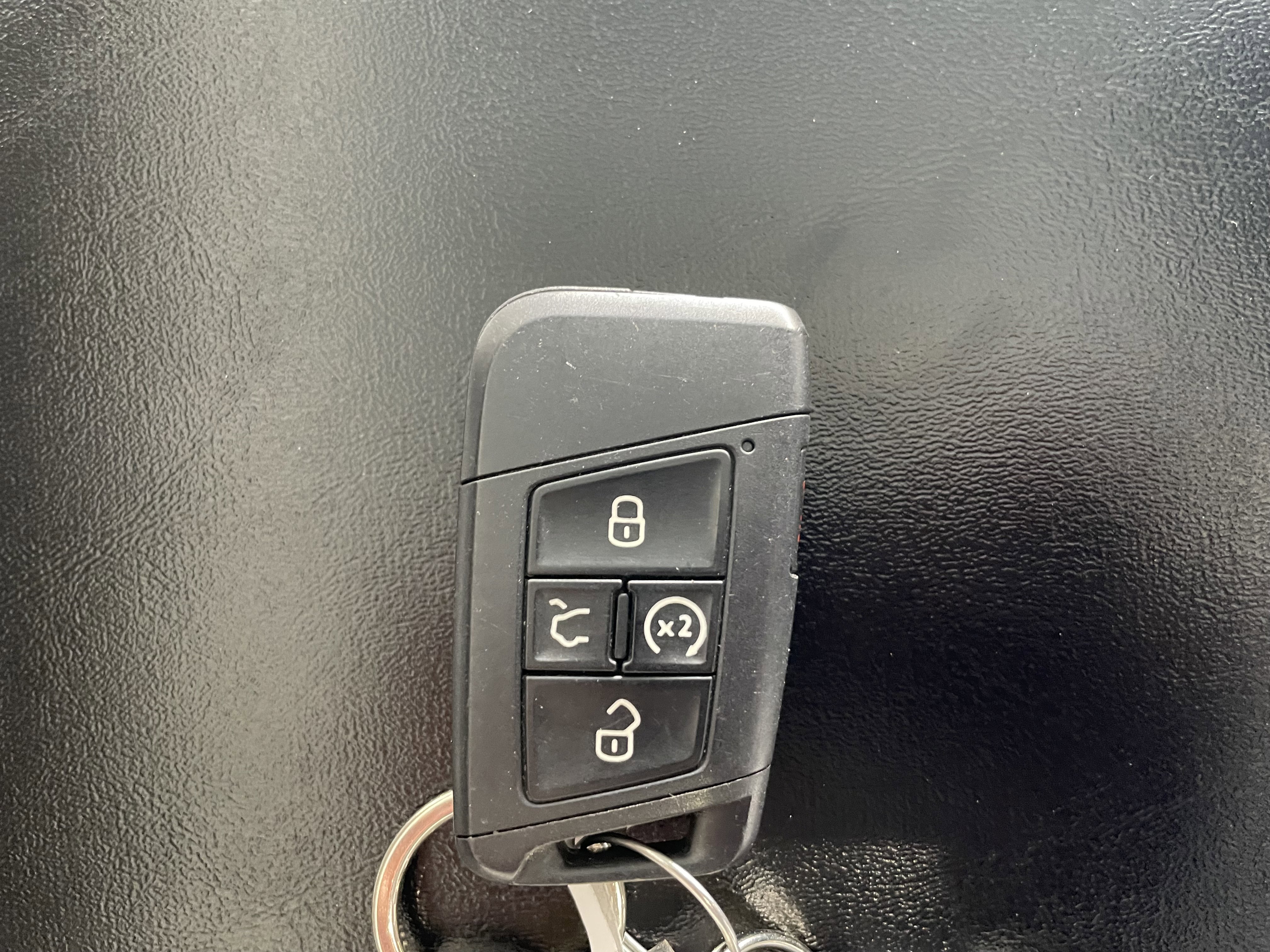 Used 2021 Volkswagen Tiguan SEL AWD/4WD image 23
