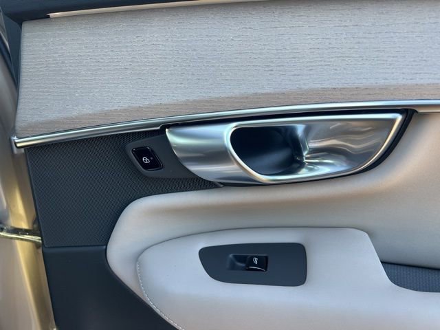 New 2026 Volvo XC90 B6 Plus image 30