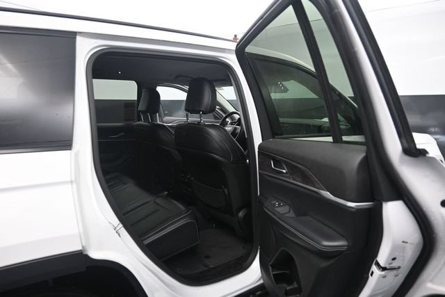 Used 2023 Jeep Grand Cherokee Limited w/ Black Appearance Package AWD/4WD image 46