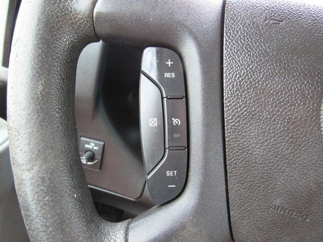 Used 2018 Chevrolet Express 2500 w/ Driver Convenience Package RWD image 33